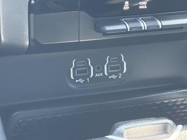 Used 2020 RAM 1500 Big Horn RWD image 16