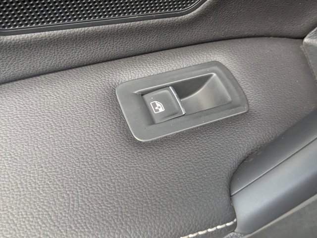 Used 2024 Volkswagen Tiguan SE R-Line image 30