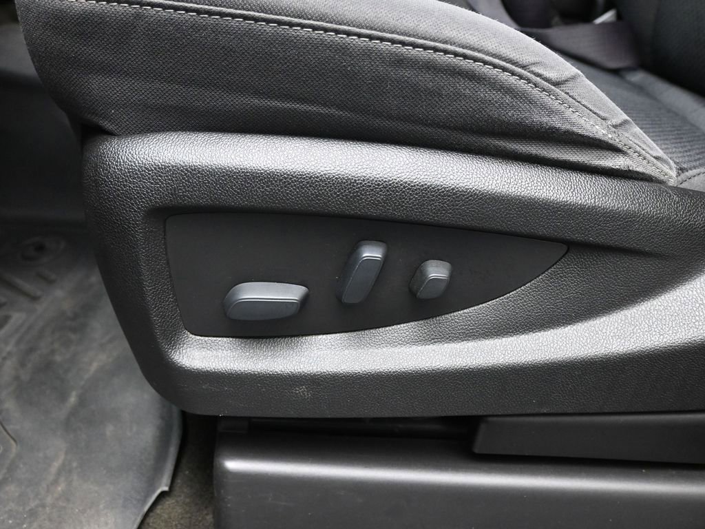 Used 2017 Chevrolet Silverado 1500 LT w/ LT Eassist Package image 11