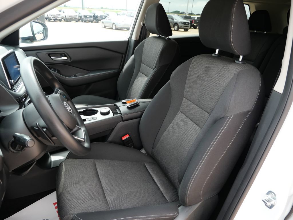 Used 2024 Nissan Rogue SV AWD/4WD image 20