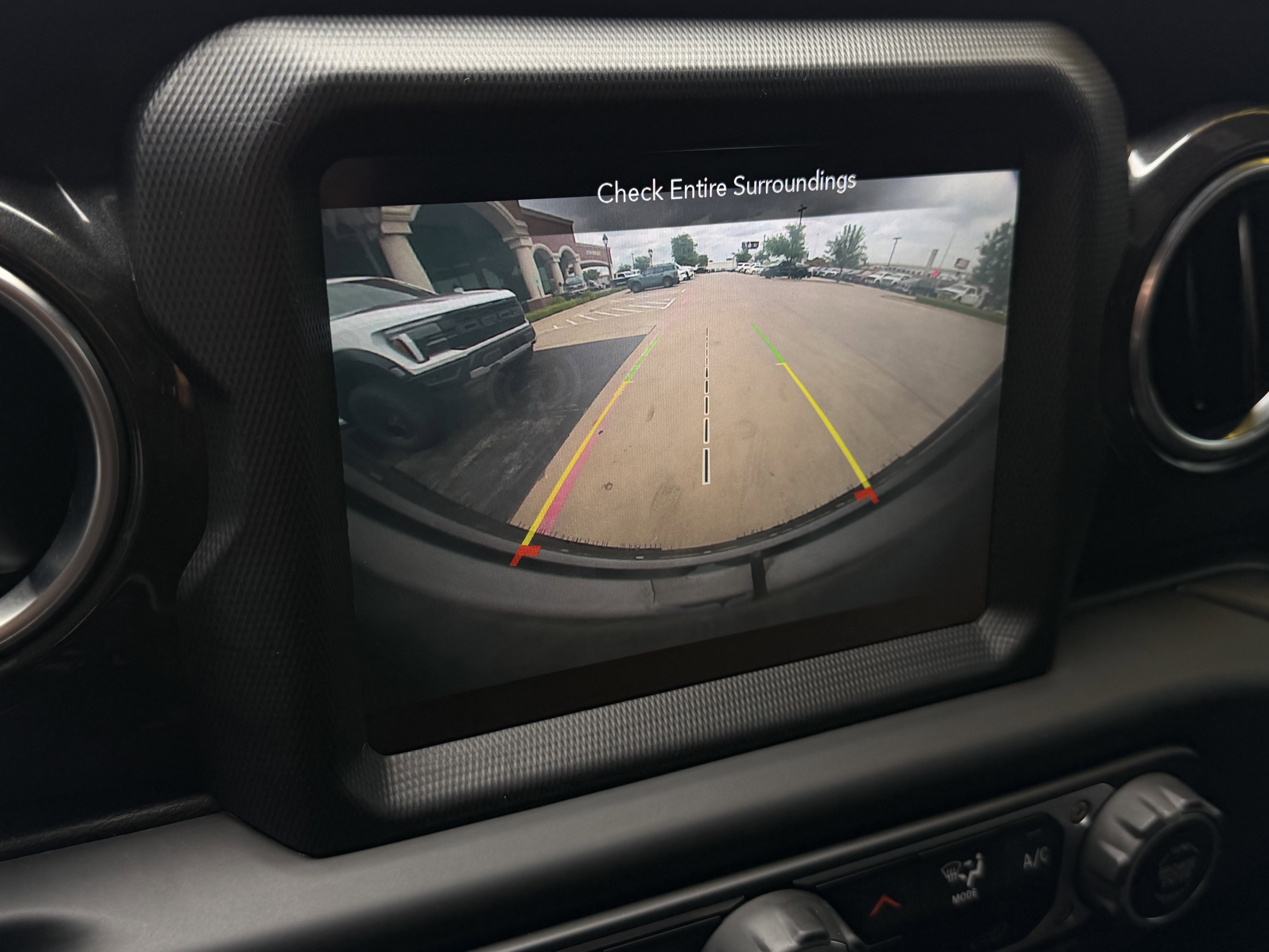 Used 2020 Jeep Wrangler Unlimited Sahara AWD/4WD image 21