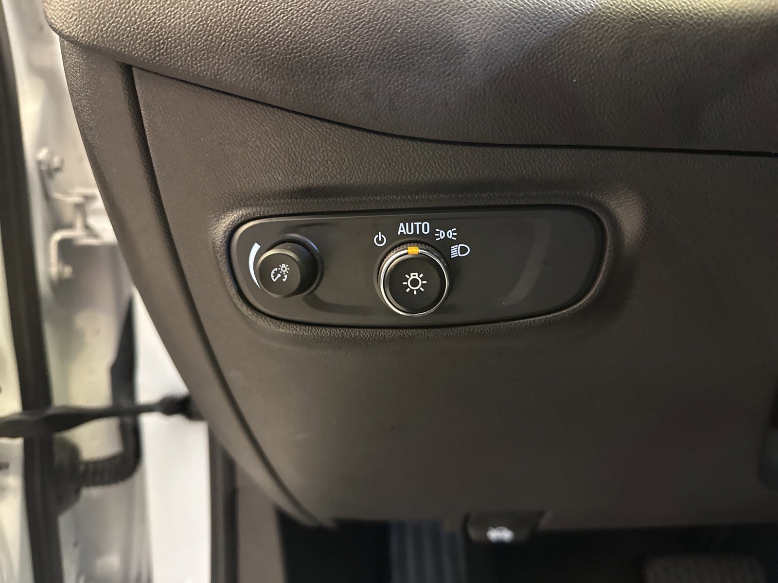 Used 2020 Chevrolet Equinox LT image 22