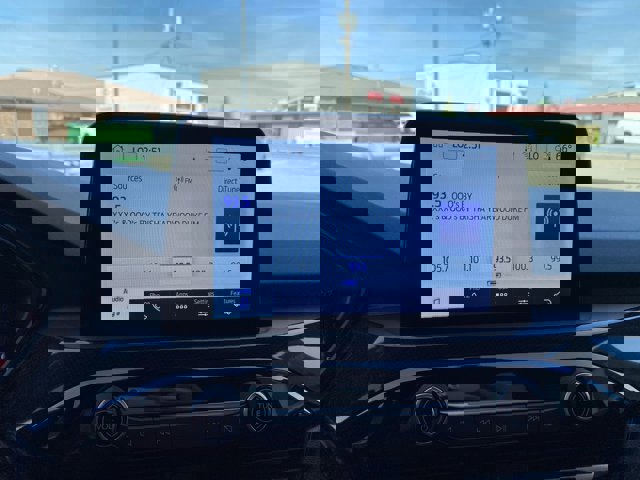 Certified 2025 Ford Escape ST-Line w/ Cold Weather Package FWD image 15