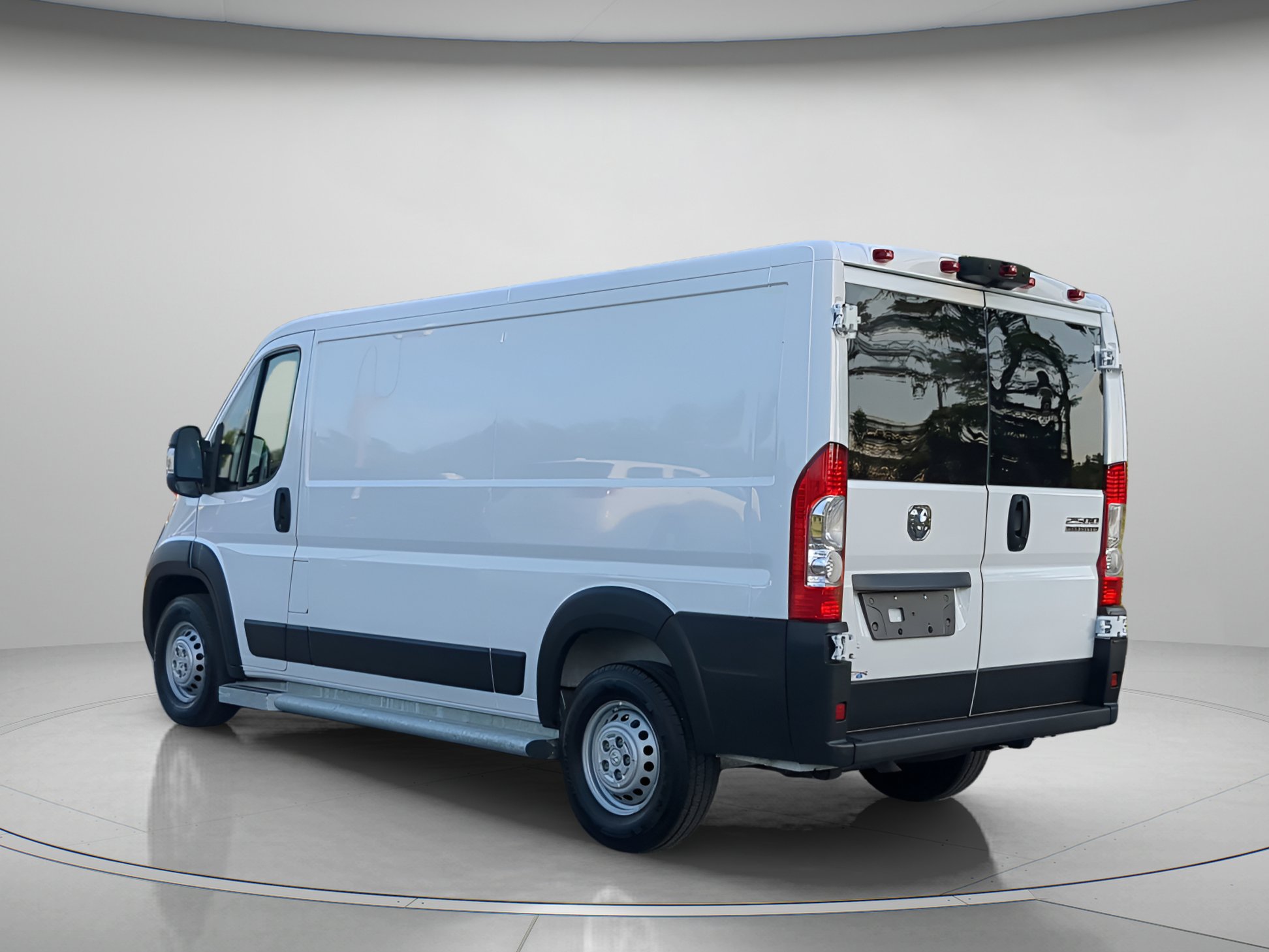 Used 2025 RAM ProMaster 2500 w/ U-Haul Equipment Group FWD image 42