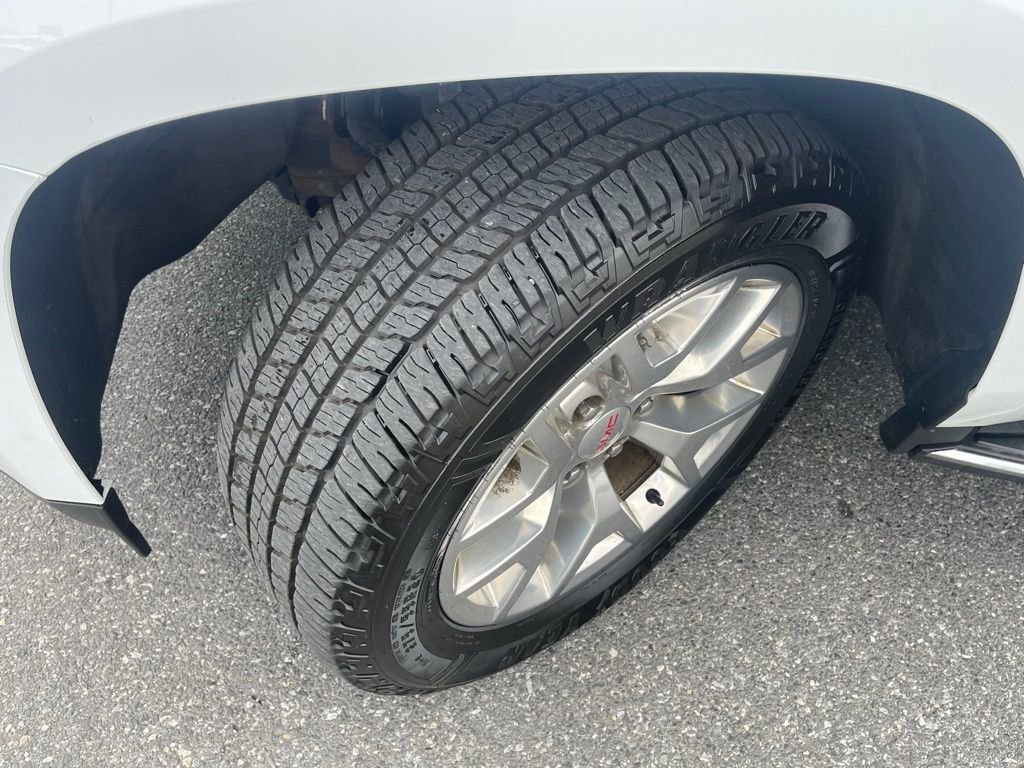 Used 2019 GMC Yukon SLE w/ SLE Value Package image 4