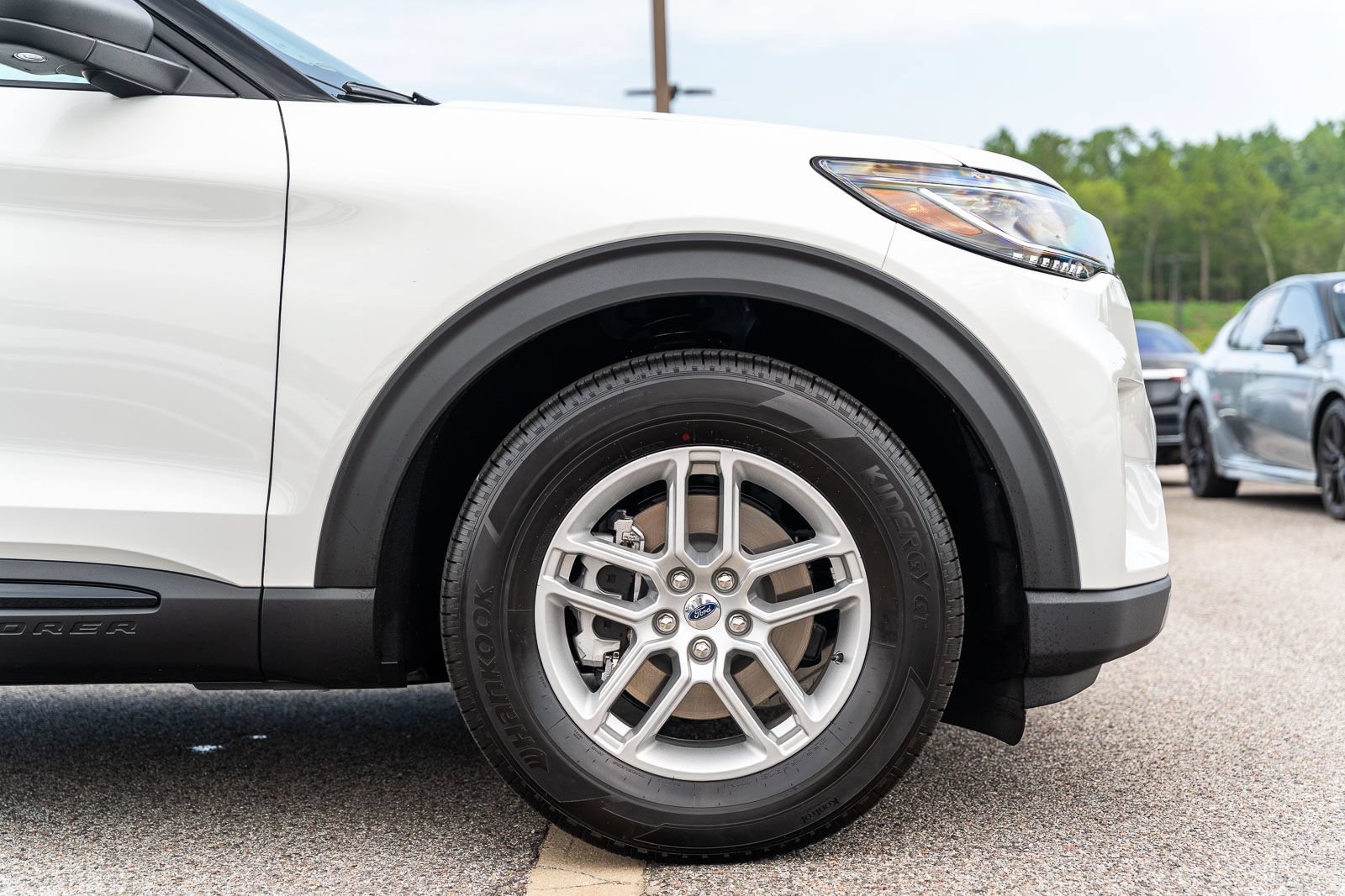 Certified 2026 Ford Explorer Active w/ Active Comfort Package RWD image 9