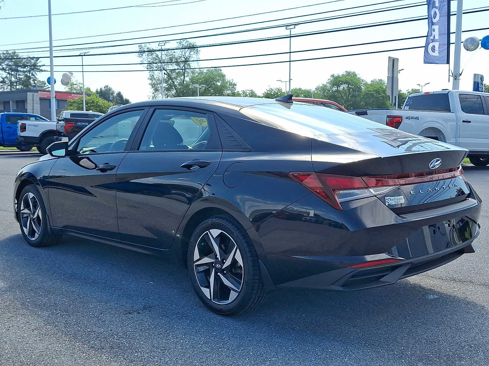 Used 2023 Hyundai Elantra SEL w/ Convenience Package FWD image 4