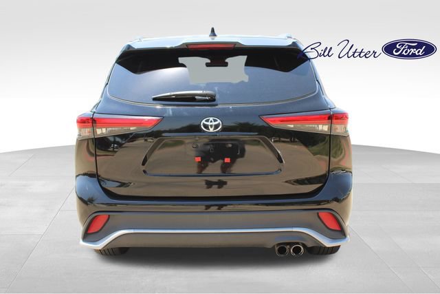Used 2022 Toyota Highlander XSE FWD image 6