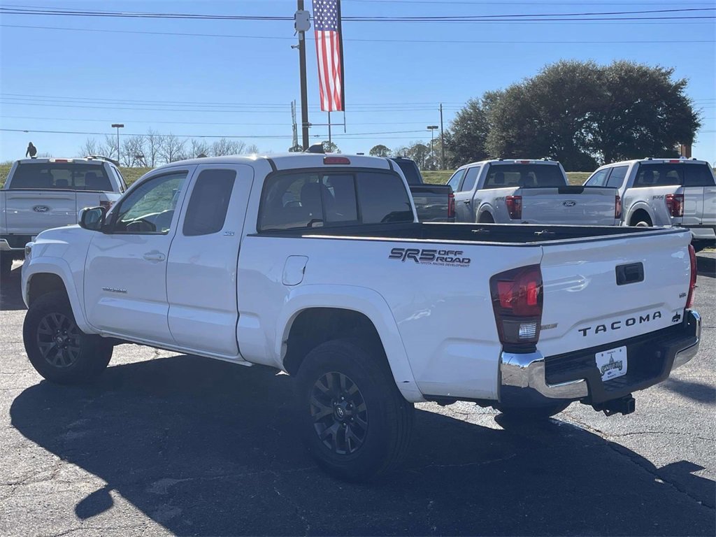 Used 2022 Toyota Tacoma image 3