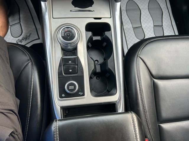 Certified 2023 Ford Explorer XLT w/ Equipment Group 202A AWD/4WD image 16