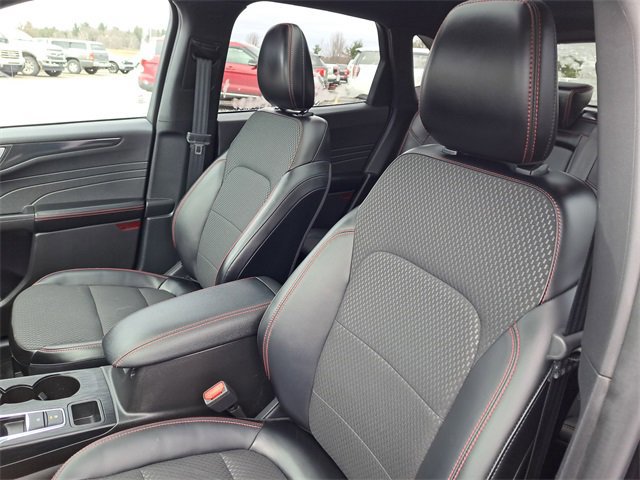 Certified 2024 Ford Escape ST-Line w/ Tech Pack #1 image 9
