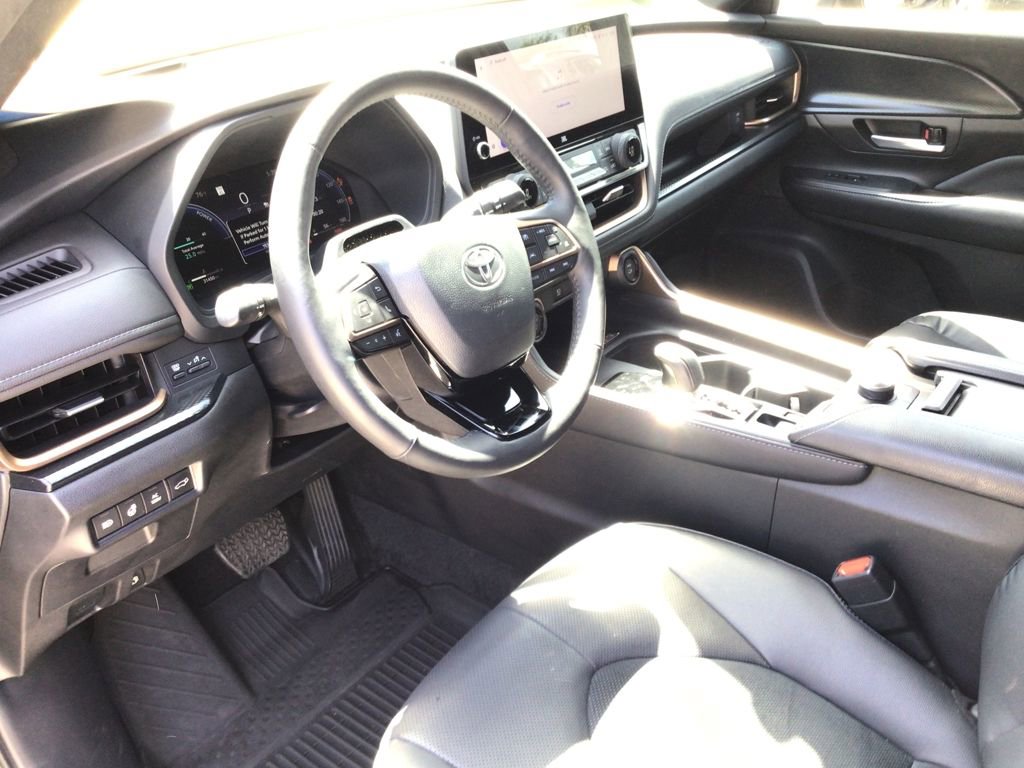 Used 2024 Toyota Grand Highlander AWD Hybrid image 6