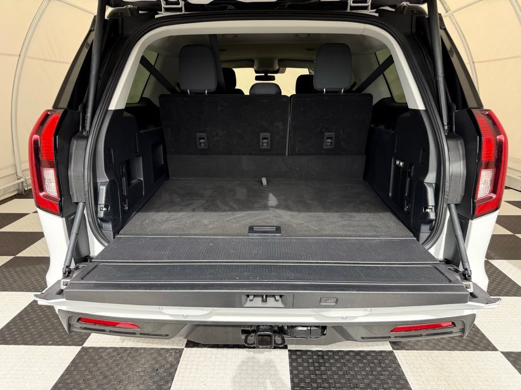 Certified 2025 Ford Expedition Max Active AWD/4WD image 8