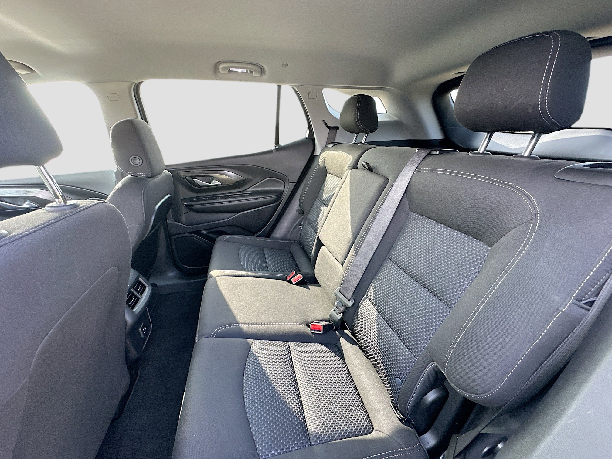 Used 2024 GMC Terrain SLE image 21