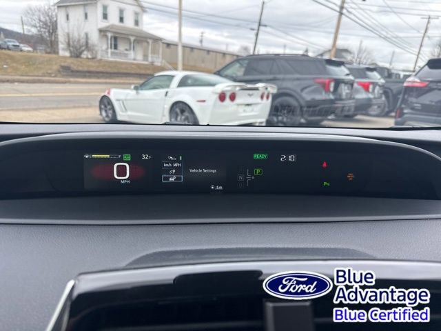Used 2022 Toyota Prius LE AWD/4WD image 19