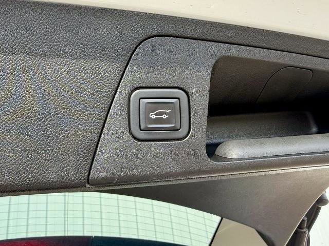 Used 2020 Buick Envision Essence image 16