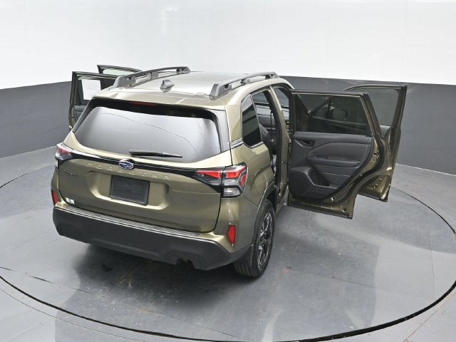 Used 2025 Subaru Forester Premium AWD/4WD image 27