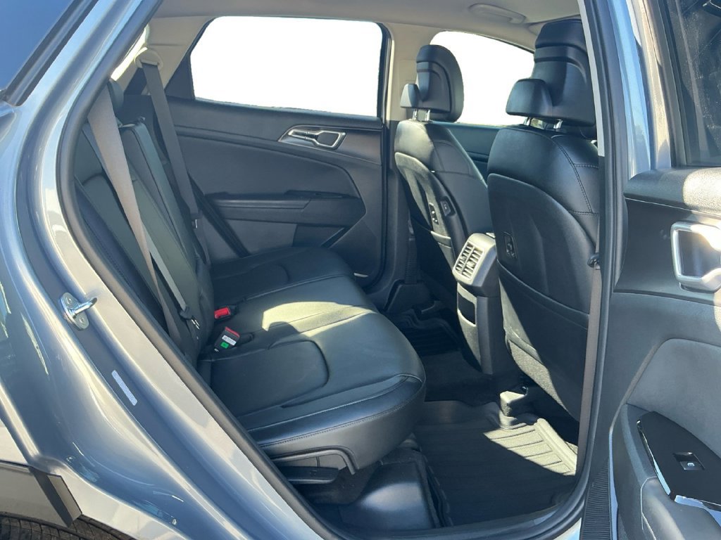 Used 2025 Kia Sportage EX FWD image 23