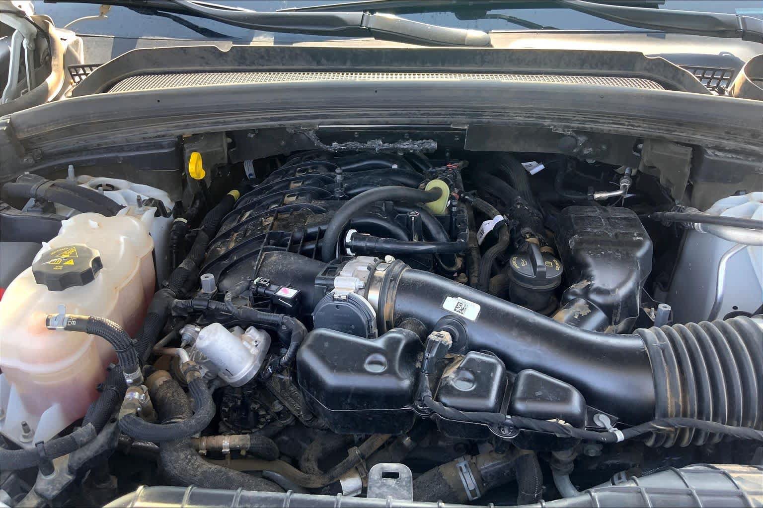 Used 2023 Jeep Grand Cherokee L Laredo RWD image 32
