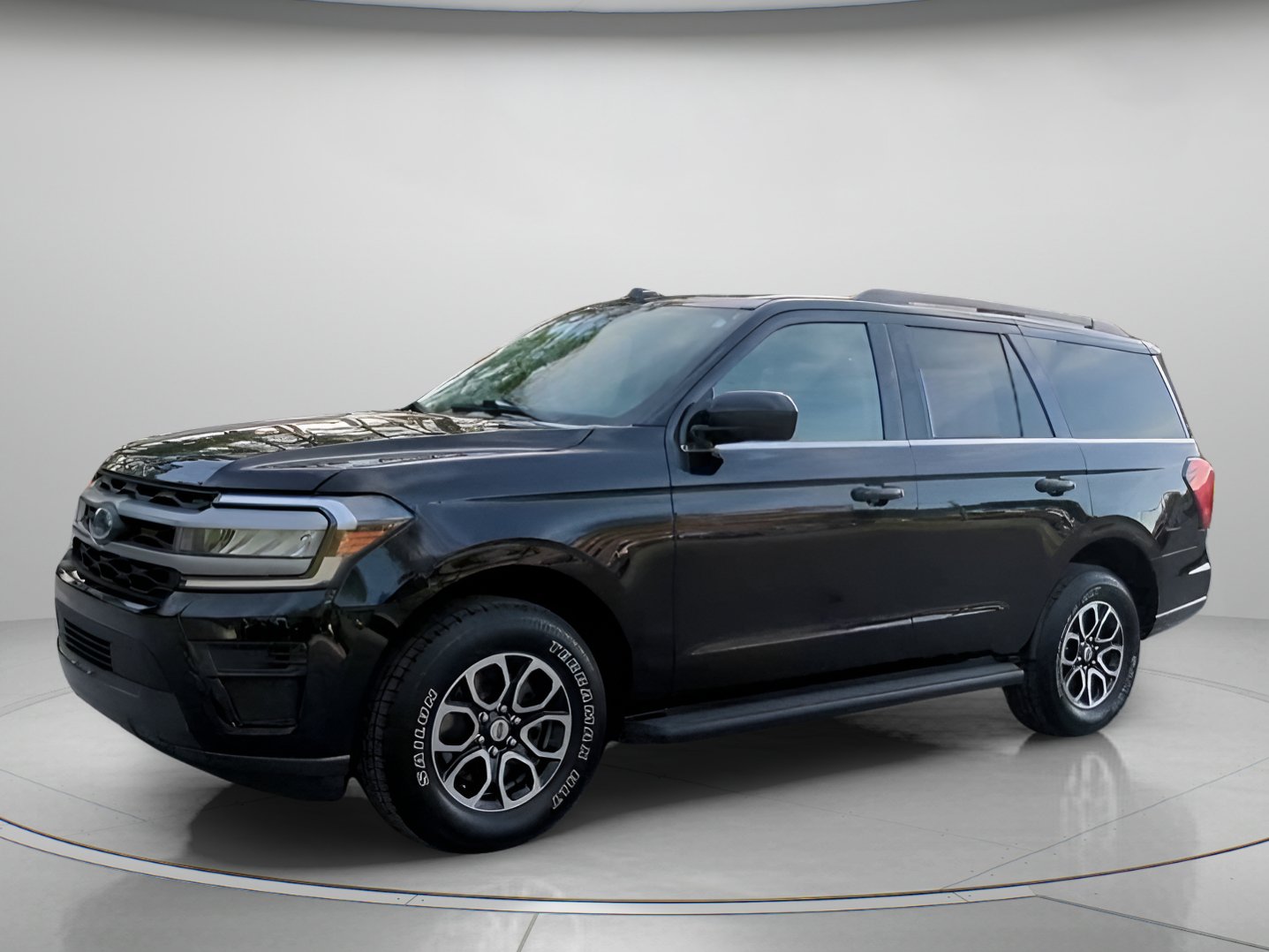 Certified 2024 Ford Expedition XLT RWD image 13