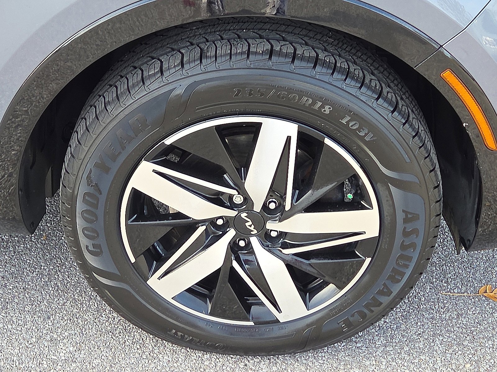 Used 2023 Kia Sorento S image 7