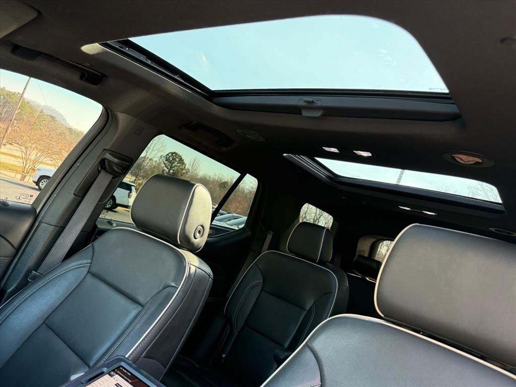 Used 2023 Chevrolet Traverse Premier image 17