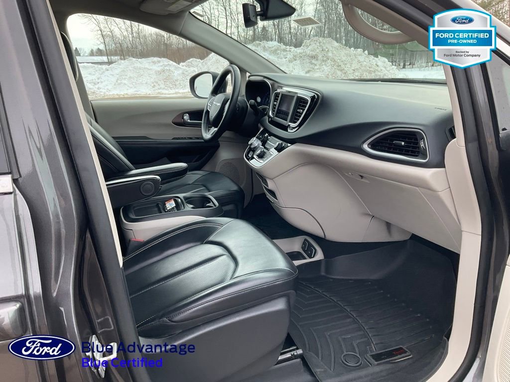 Used 2021 Chrysler Voyager Lxi image 20