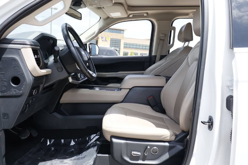 Certified 2024 Ford Expedition Max Limited RWD image 4