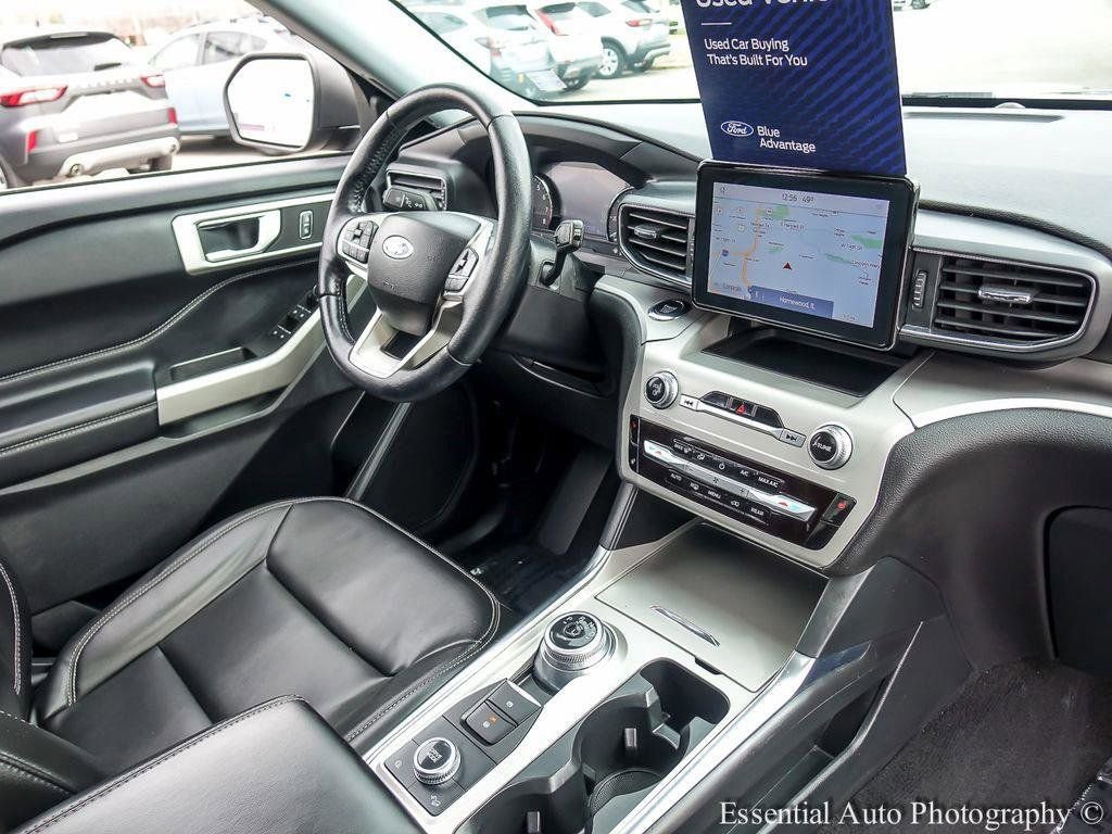 Certified 2022 Ford Explorer XLT w/ Equipment Group 202A image 28