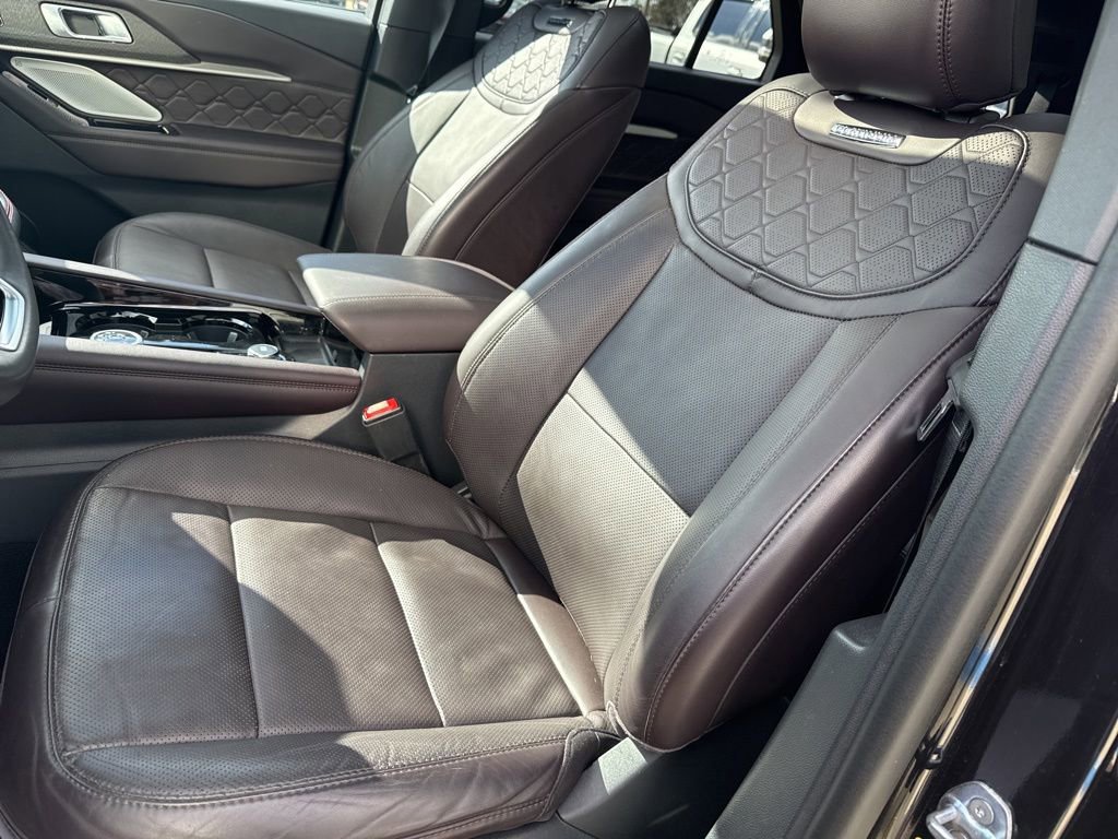 Certified 2025 Ford Explorer Platinum w/ Ultimate Package image 10