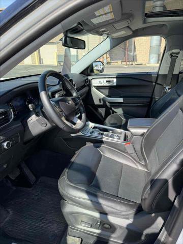 Certified 2022 Ford Explorer Limited w/ Equipment Group 301A image 10
