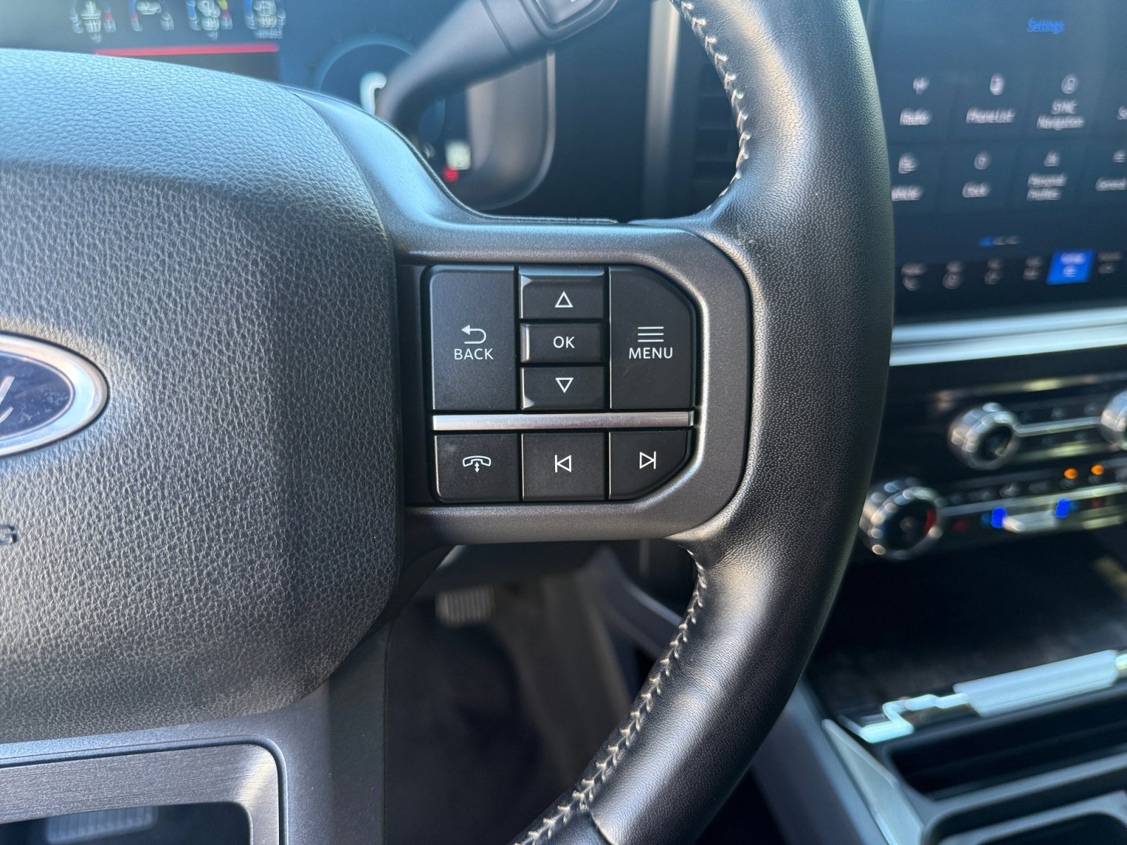 Certified 2024 Ford F250 Lariat w/ Lariat Ultimate Package image 18