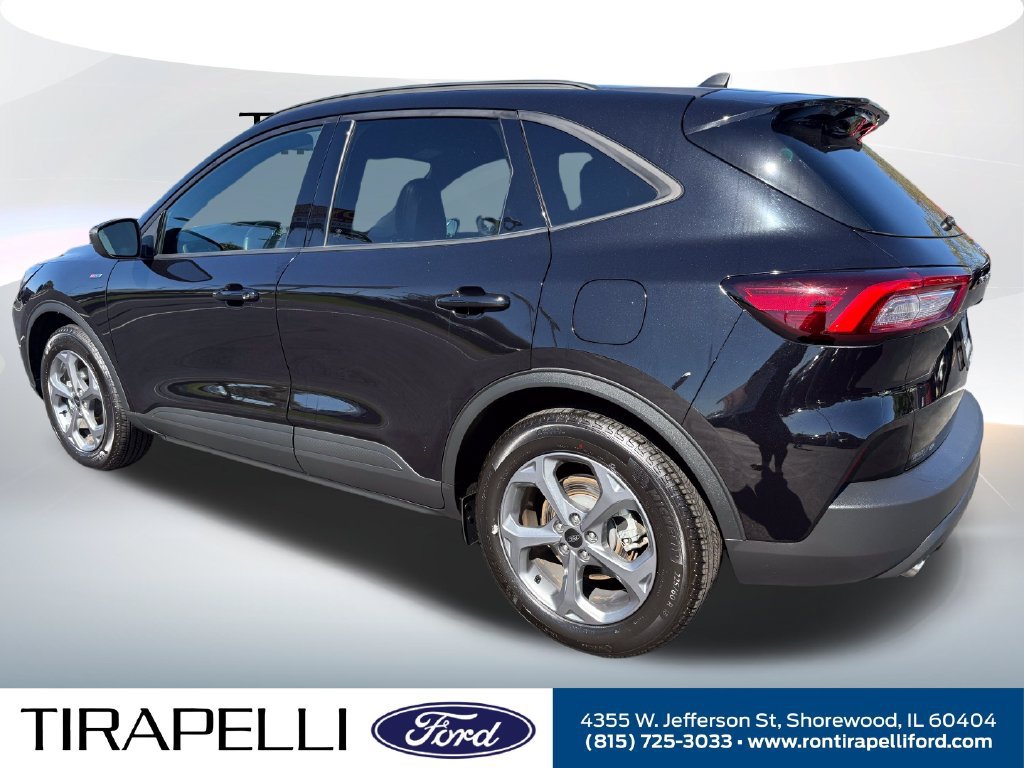 Certified 2025 Ford Escape ST-Line w/ Cold Weather Package FWD image 8
