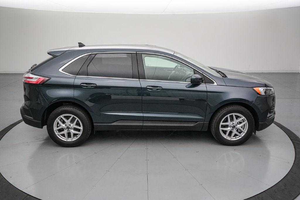Certified 2024 Ford Edge SEL w/ Convenience Package AWD/4WD image 3