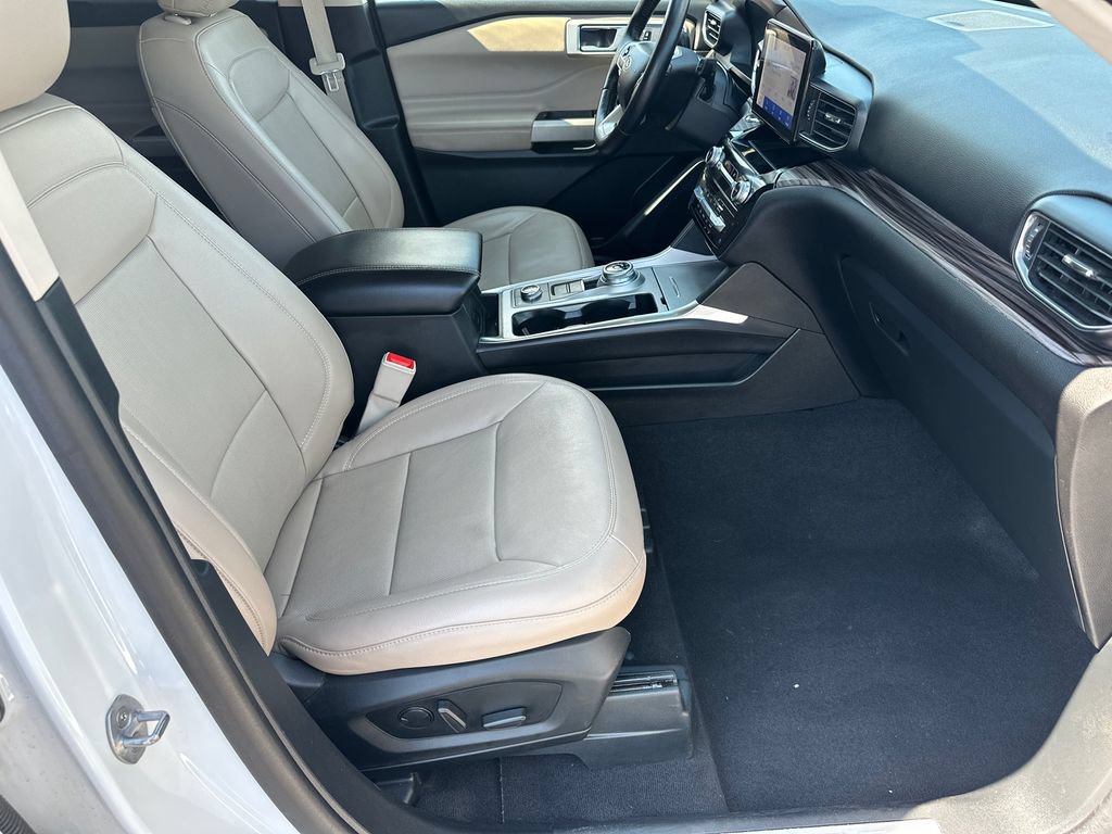 Certified 2023 Ford Explorer Limited AWD/4WD image 13