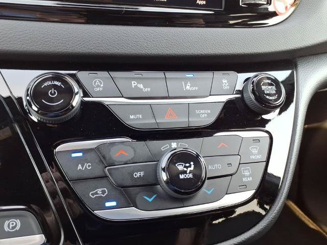 Used 2025 Chrysler Pacifica Select FWD image 20