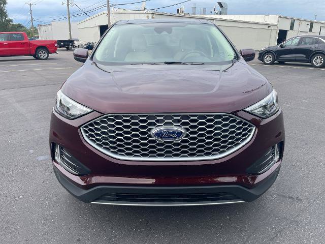 Certified 2024 Ford Edge SEL w/ Convenience Package AWD/4WD image 2