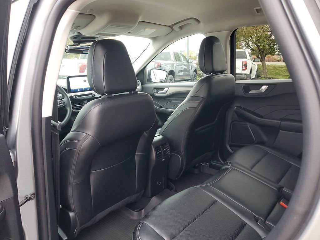 Certified 2022 Ford Escape SEL image 11