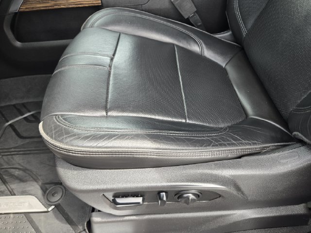 Used 2019 Chevrolet Silverado 1500 High Country AWD/4WD image 22