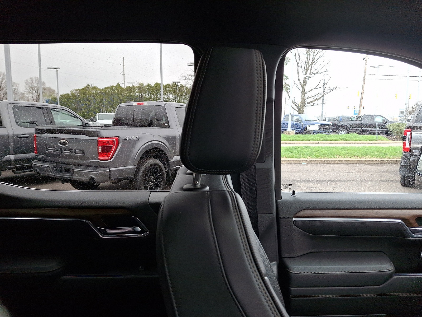 Used 2023 Chevrolet Silverado 1500 High Country w/ High Country Premium Package image 12