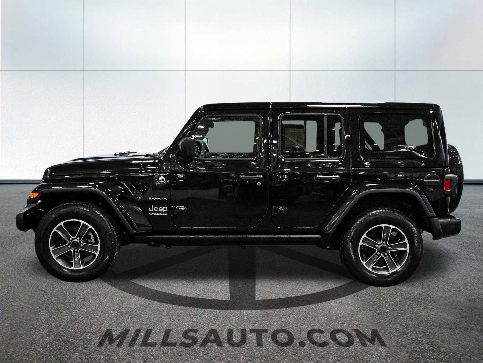 Used 2023 Jeep Wrangler Sahara image 9