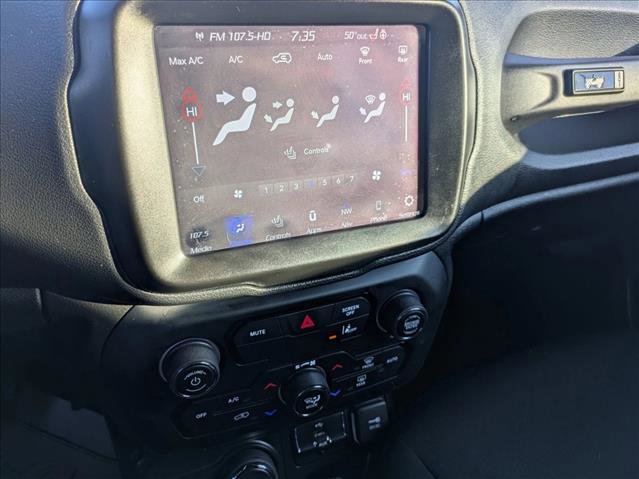 Used 2021 Jeep Renegade Latitude image 12