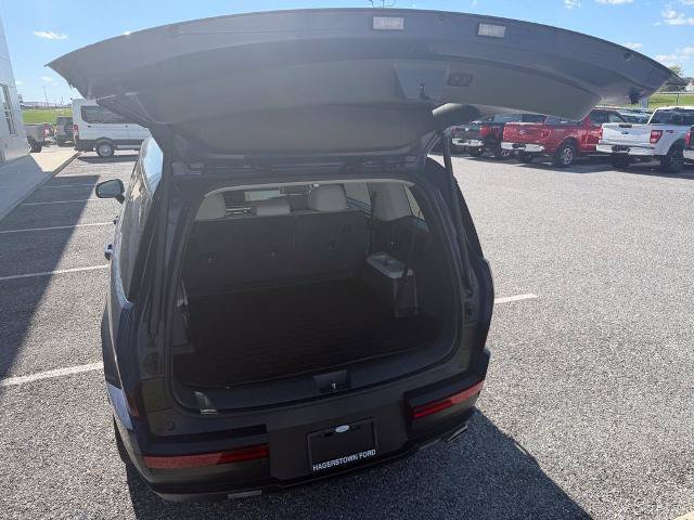 Used 2025 Hyundai Santa Fe SEL AWD/4WD image 9