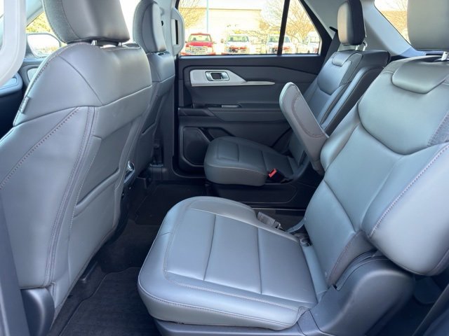 Certified 2025 Ford Explorer Active w/ Active Comfort Package image 11