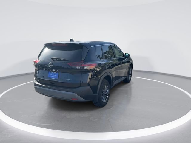 Used 2023 Nissan Rogue S AWD/4WD image 5