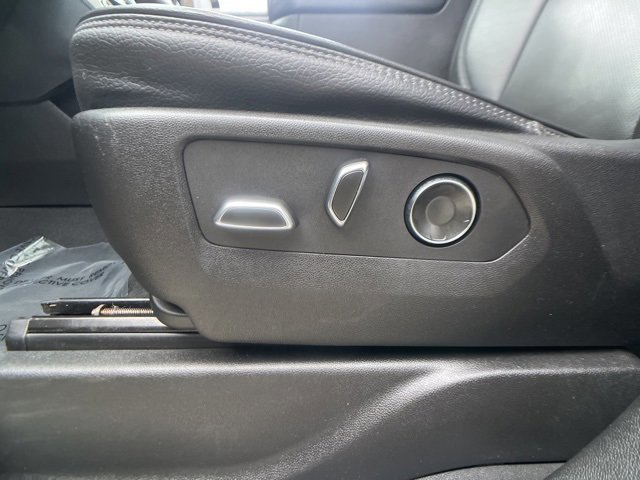 Used 2023 GMC Yukon Denali w/ Denali Reserve Package image 25