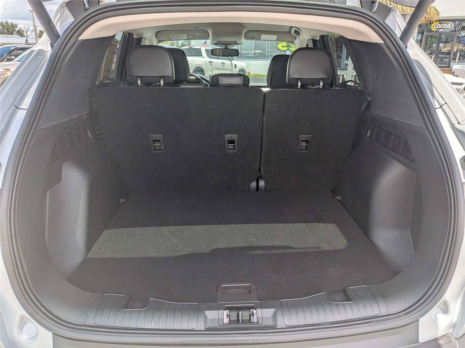 Certified 2025 Ford Escape SE w/ PHEV Premium Package FWD image 12