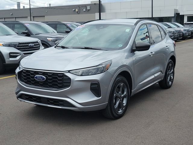 Certified 2024 Ford Escape ST-Line w/ Tech Pack #1 AWD/4WD image 2