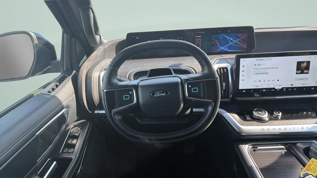 Certified 2025 Ford Expedition Max Platinum w/ Stealth Appearance Package AWD/4WD image 19