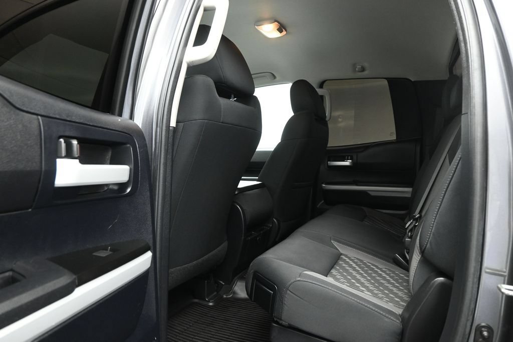 Used 2018 Toyota Tundra SR5 RWD image 19